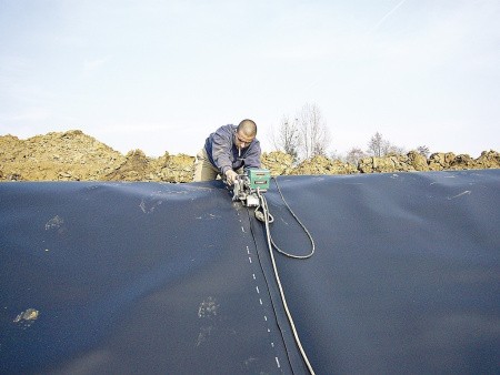 Сварочный автомат горячего воздуха COMET- применение в гидростроительстве